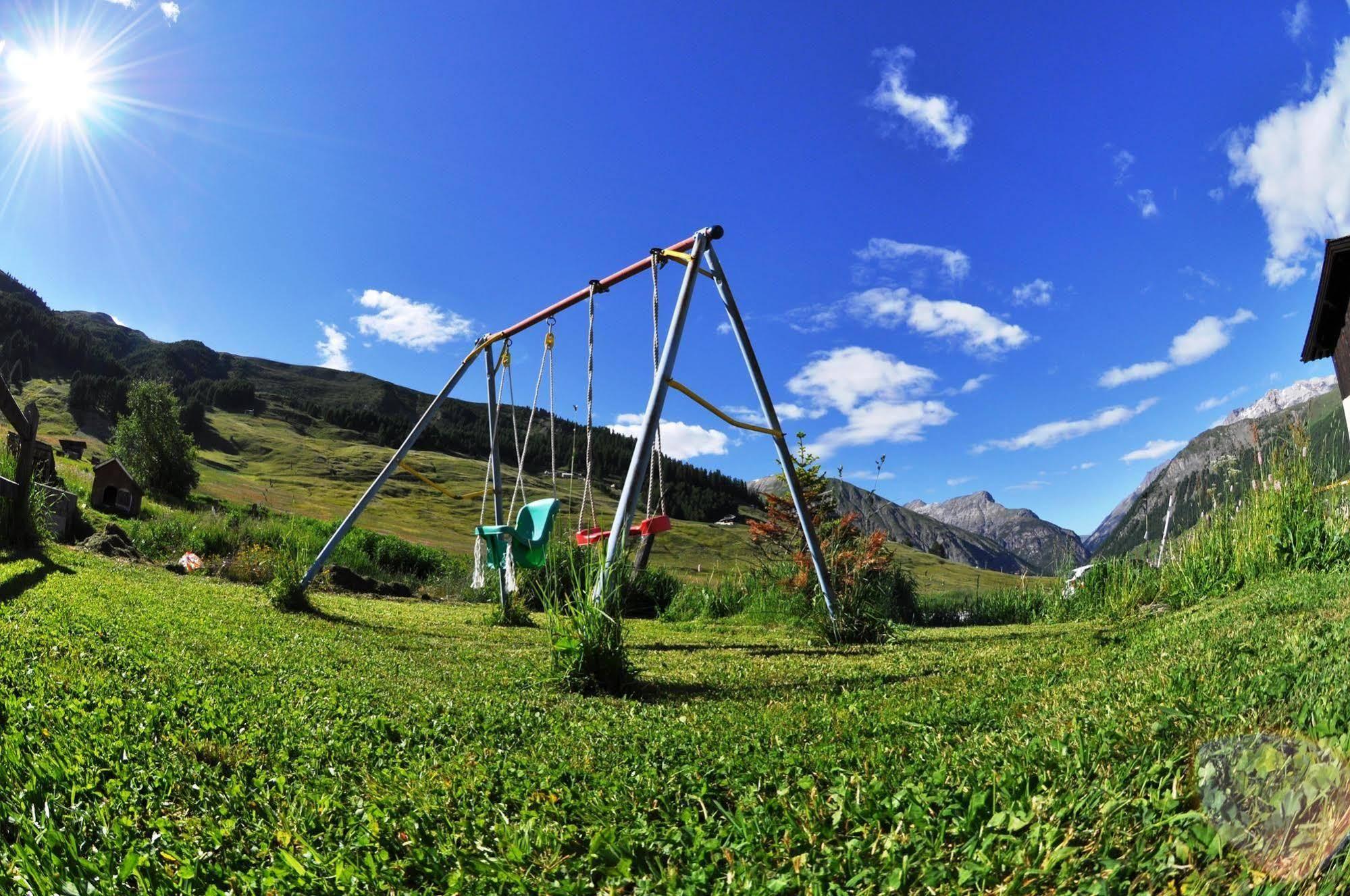 Alpen Royal Con Giardino E Raggiungibile Con Gli Sci Ai Piedi Aparthotel Livigno
